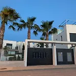 Punta Prima 3 Bedrooms And Solarium Sea View וילה טורבייחה